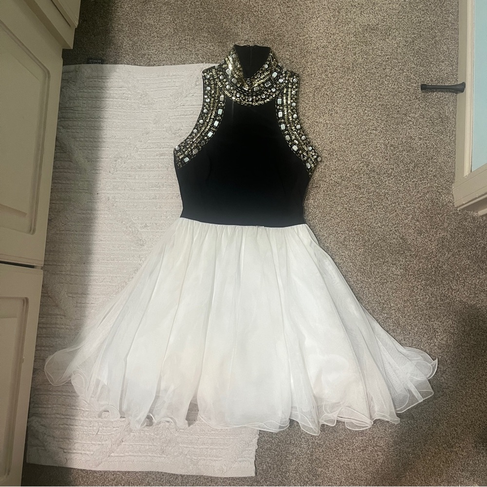 Blondie Nites Homecoming/Formal Dress